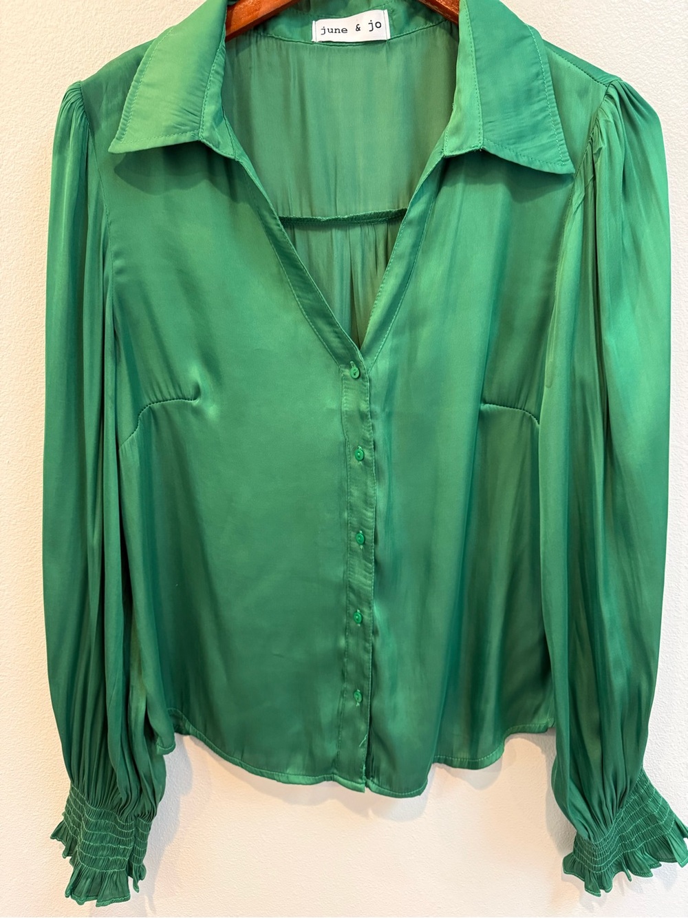 June + Jo Green Satin V Neck Button-Front Blouse